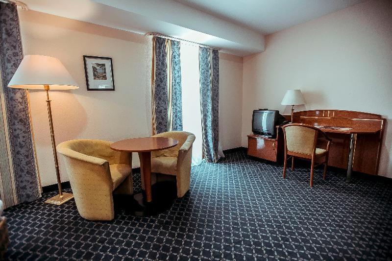 Shodlik Palace Tashkent Room photo